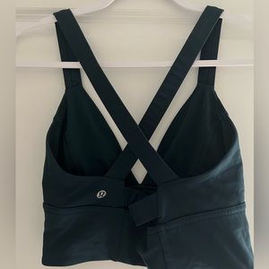 Lululemon cross back sports bra; size 8